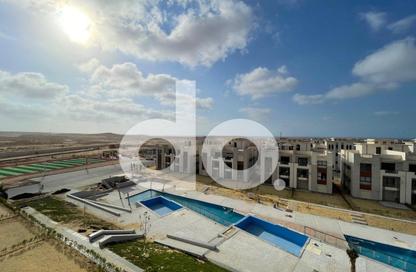 (بنتهاوس (روف - 2 غرف نوم - 2 حمامات للبيع في جايا - راس الحكمة - الساحل الشمالي